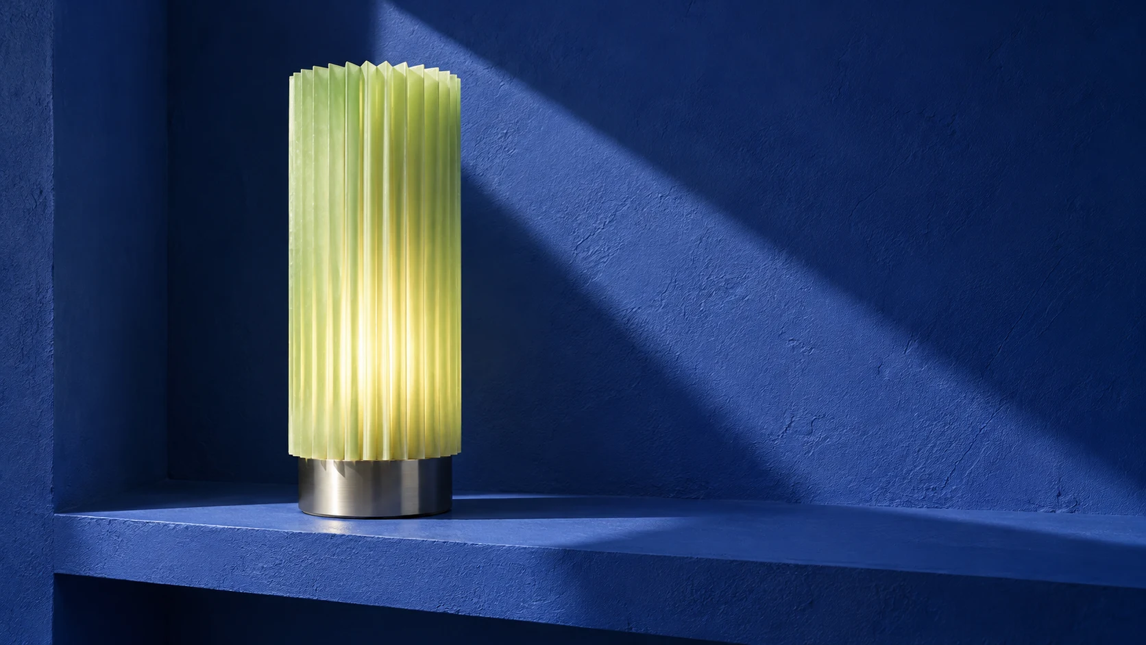 Plisé: a translucent folded light object.